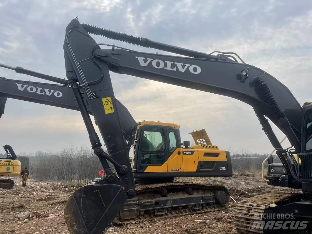 Volvo EC 210 D Roomikekskavaatorid