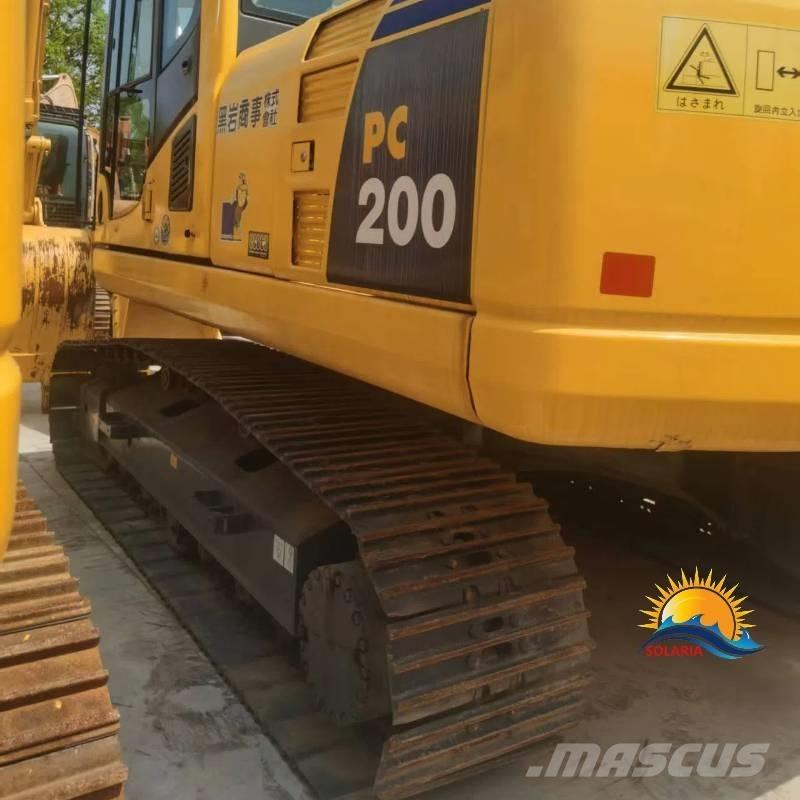 Komatsu PC 200-8 Roomikekskavaatorid