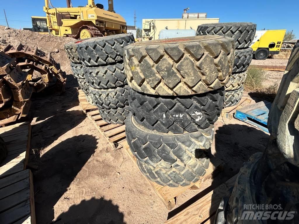 Bobcat 12x16.5 Tires Rehvid, rattad ja veljed