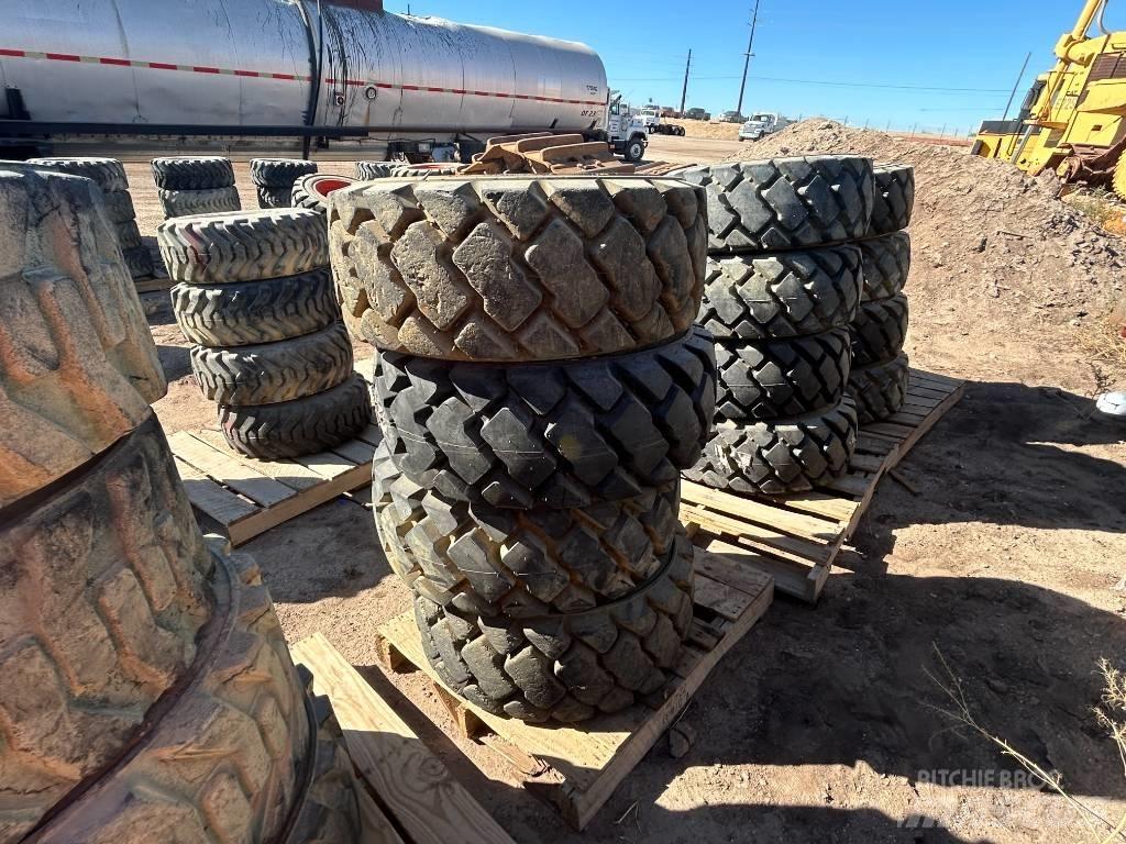 Bobcat 12x16.5 Tires Rehvid, rattad ja veljed