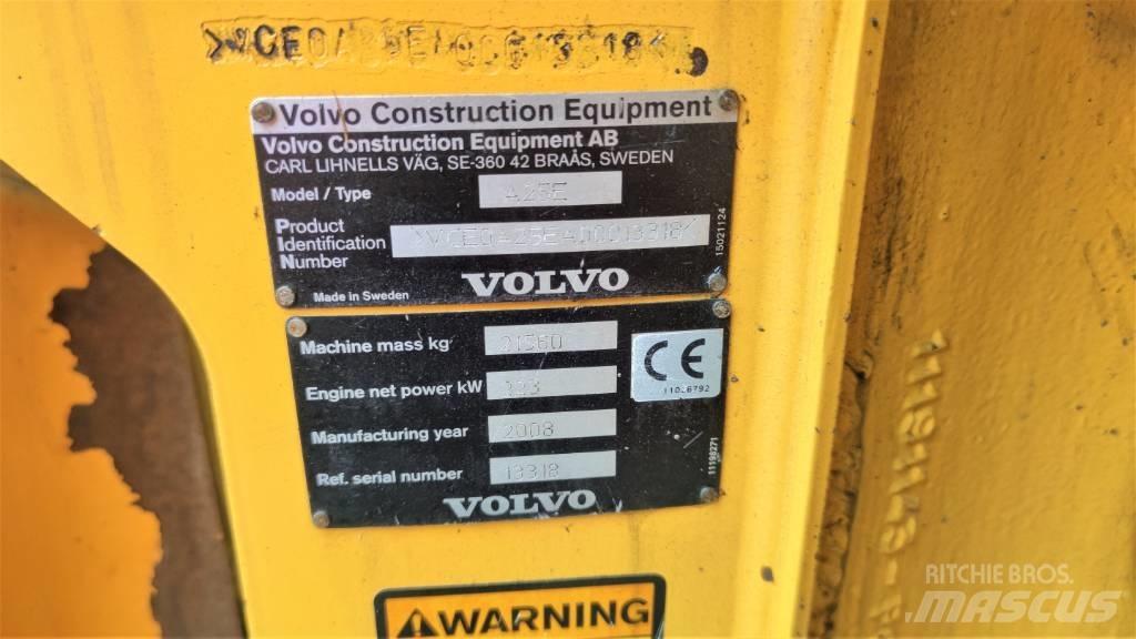 Volvo A 25 E Liigendraamiga pinnaseveokid