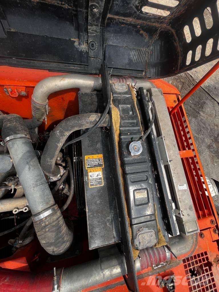 Doosan DH 225 LC-7 Roomikekskavaatorid