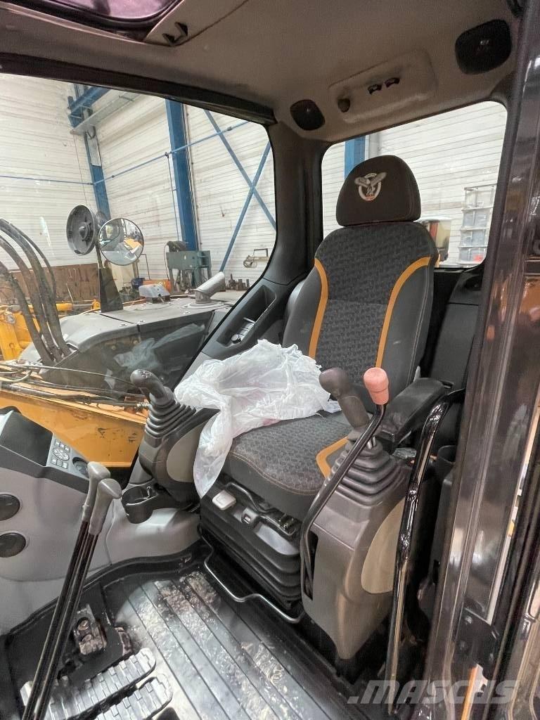 CASE CX 75 C SR Väikeekskavaatorid 7t-12t
