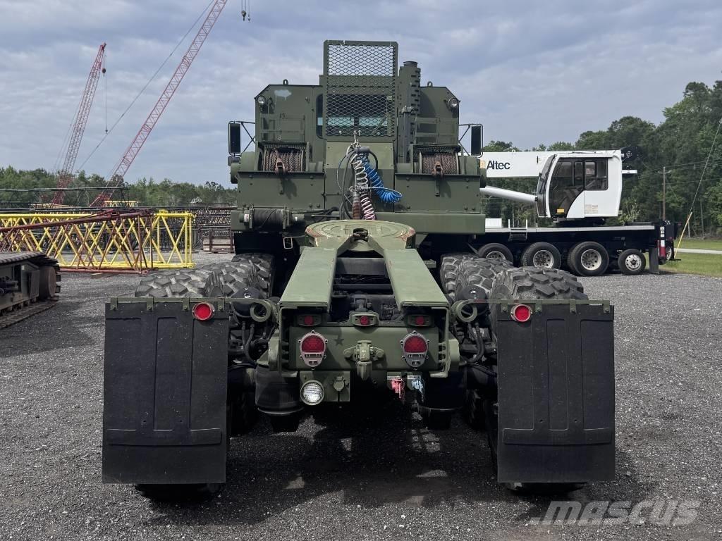 Oshkosh M1070 Sadulveokid