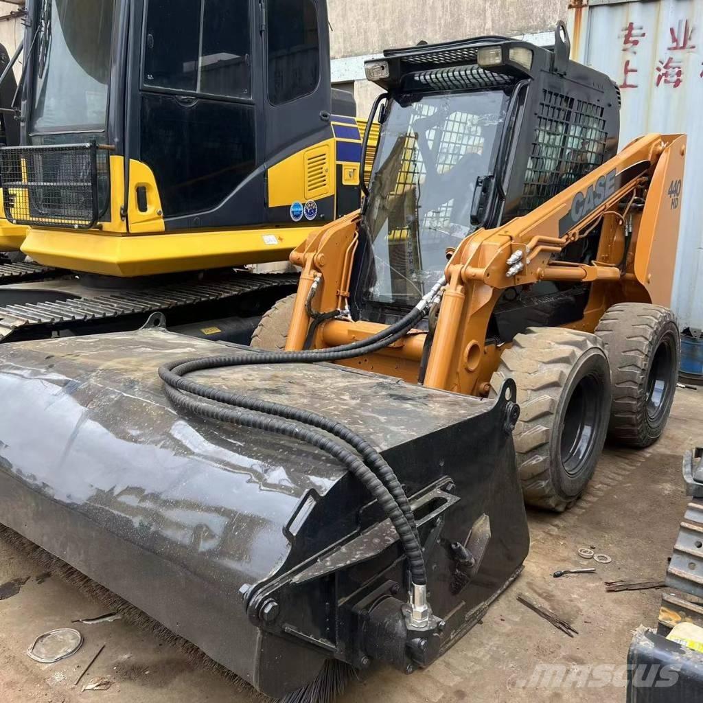 CASE 440 Kompaktlaadurid