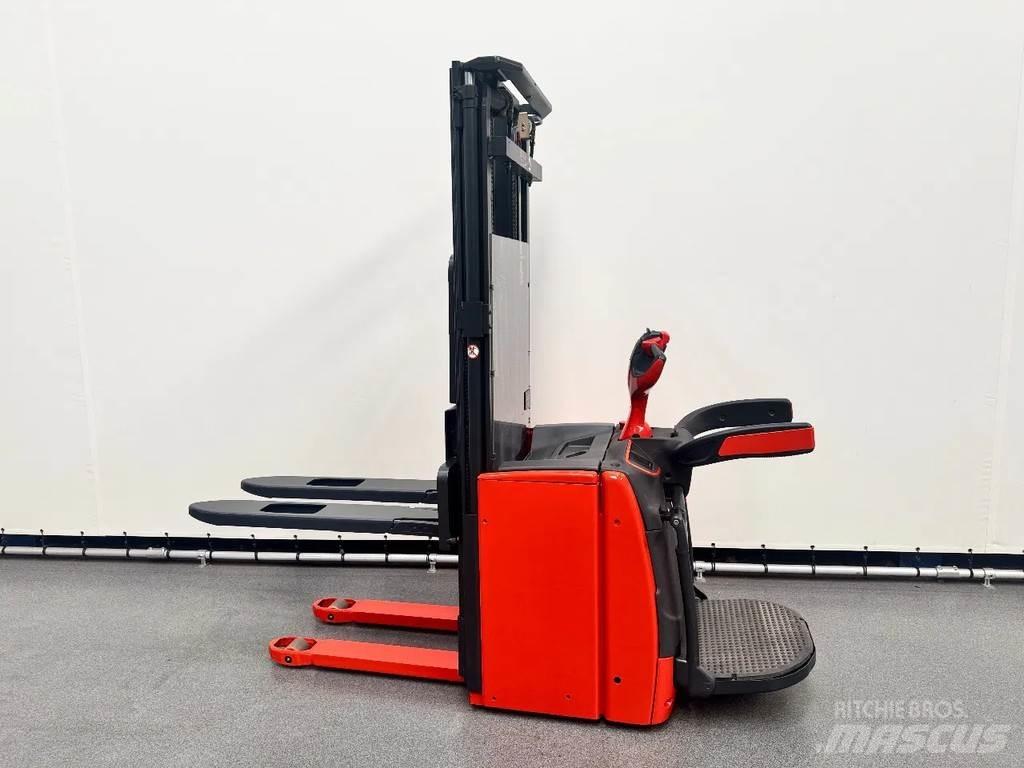 Linde L 16 AP Järelkäidavad virnastajad