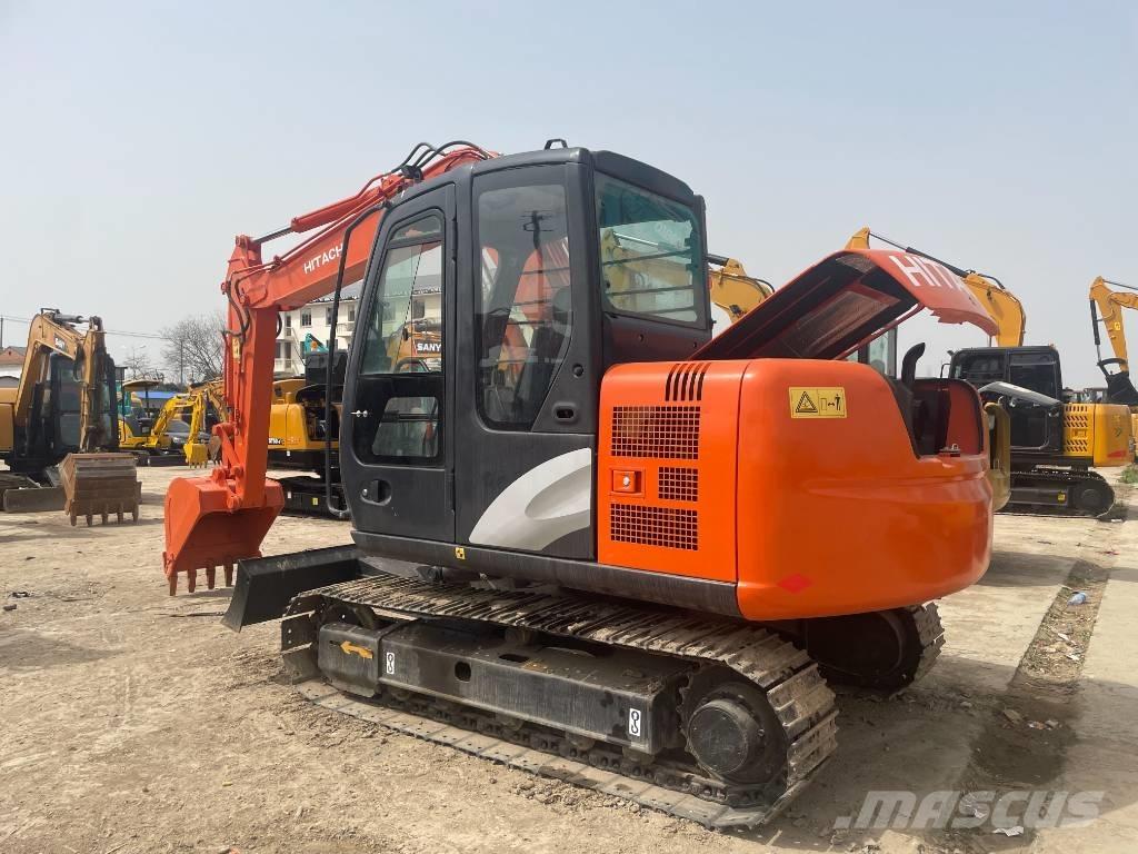 Hitachi ZX 70 Väikeekskavaatorid 7t-12t