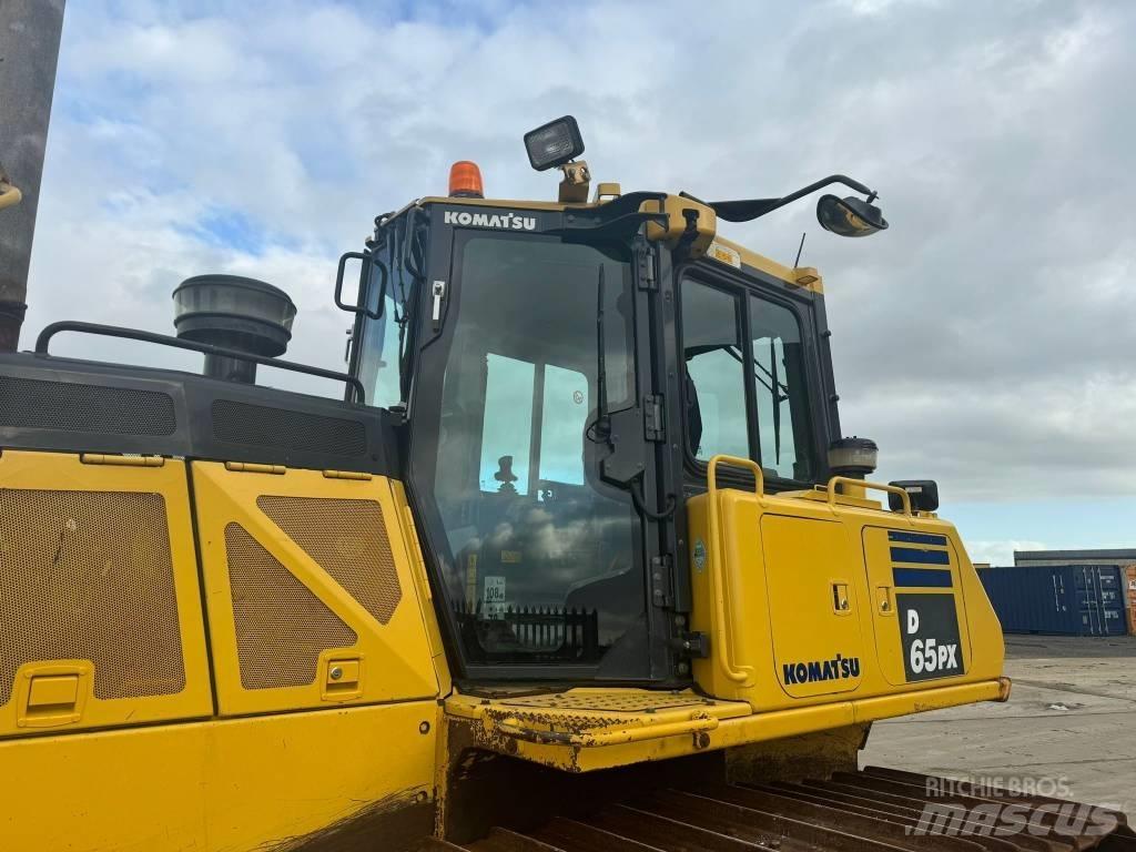 Komatsu D 65 PX-18 Buldooserid