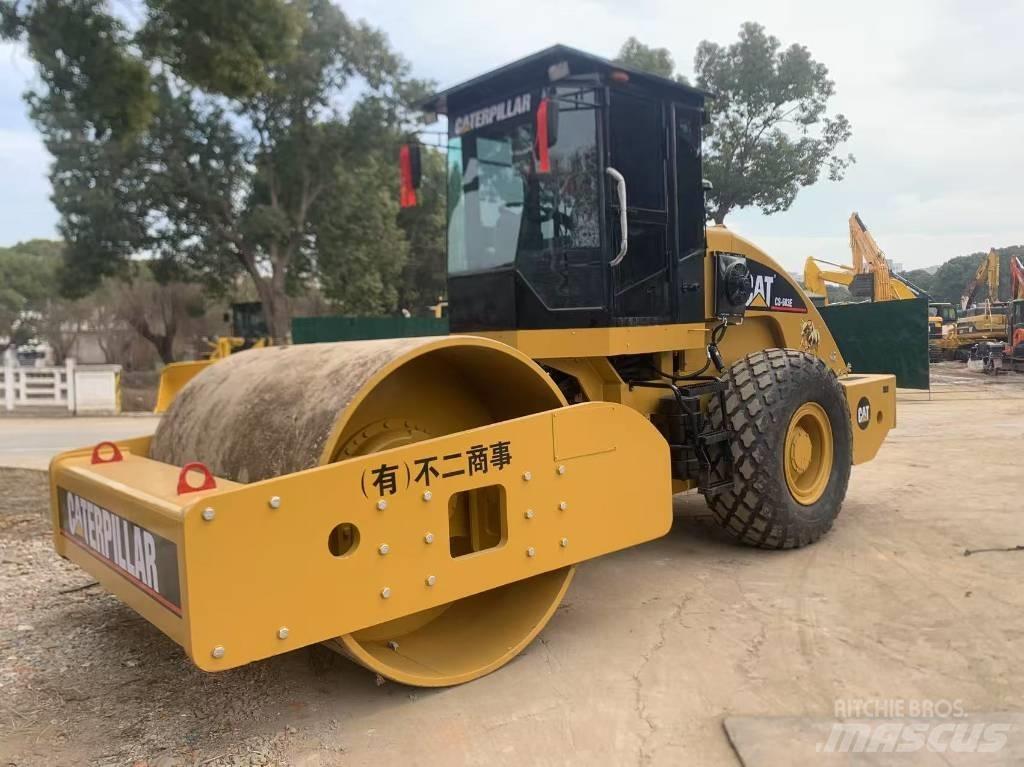 CAT CS 683 E Ühe trumliga rullid