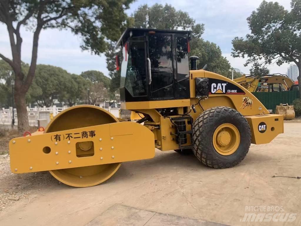 CAT CS 683 E Ühe trumliga rullid