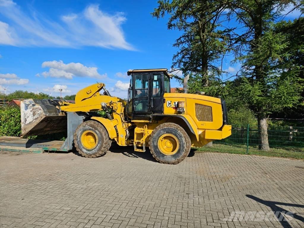 CAT 930 M Rataslaadurid