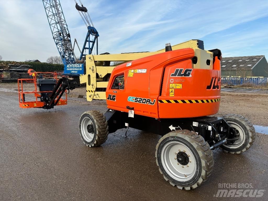 JLG EC 520 AJ Iseliikuvad poomtõstukid