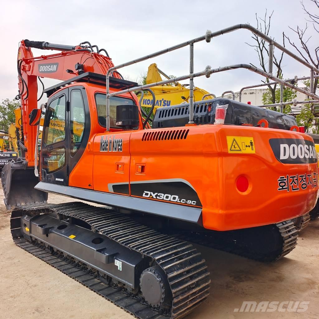 Doosan DX300LC-9C Roomikekskavaatorid