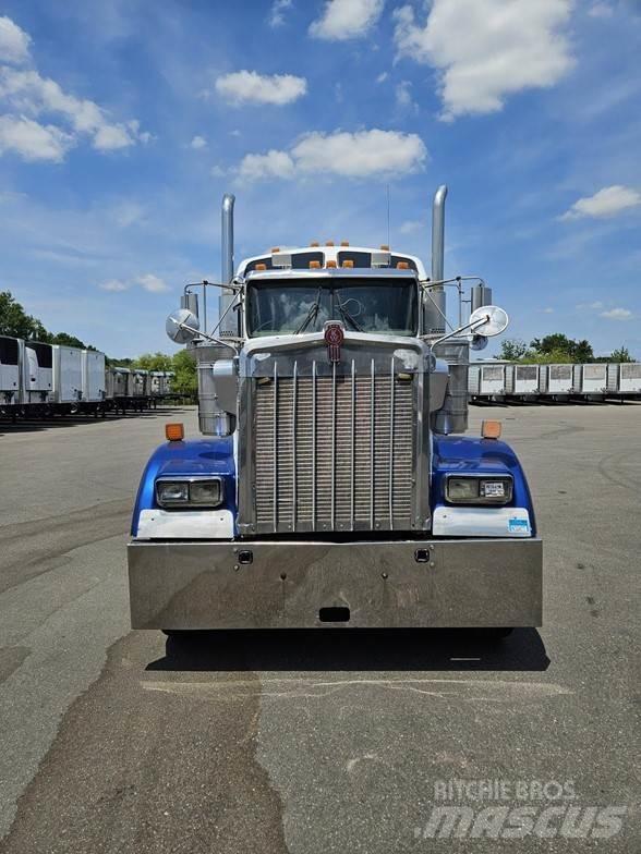 Kenworth W900 Sadulveokid