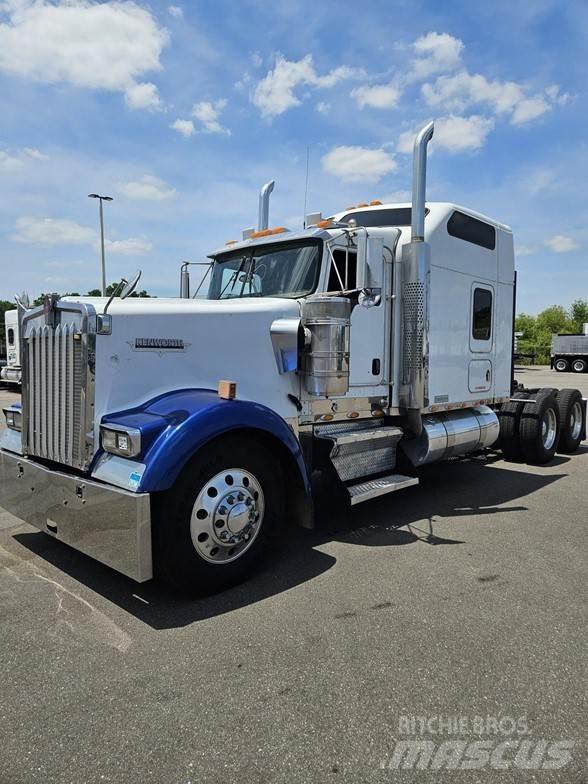 Kenworth W900 Sadulveokid
