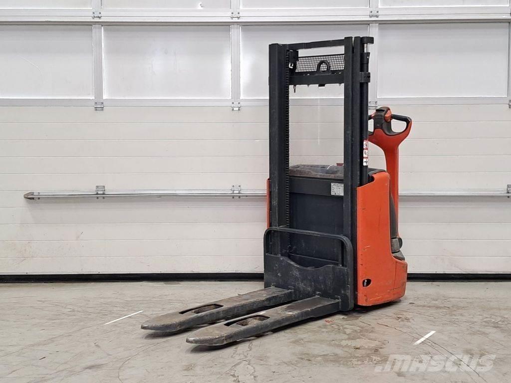 Linde L10B Järelkäidavad virnastajad