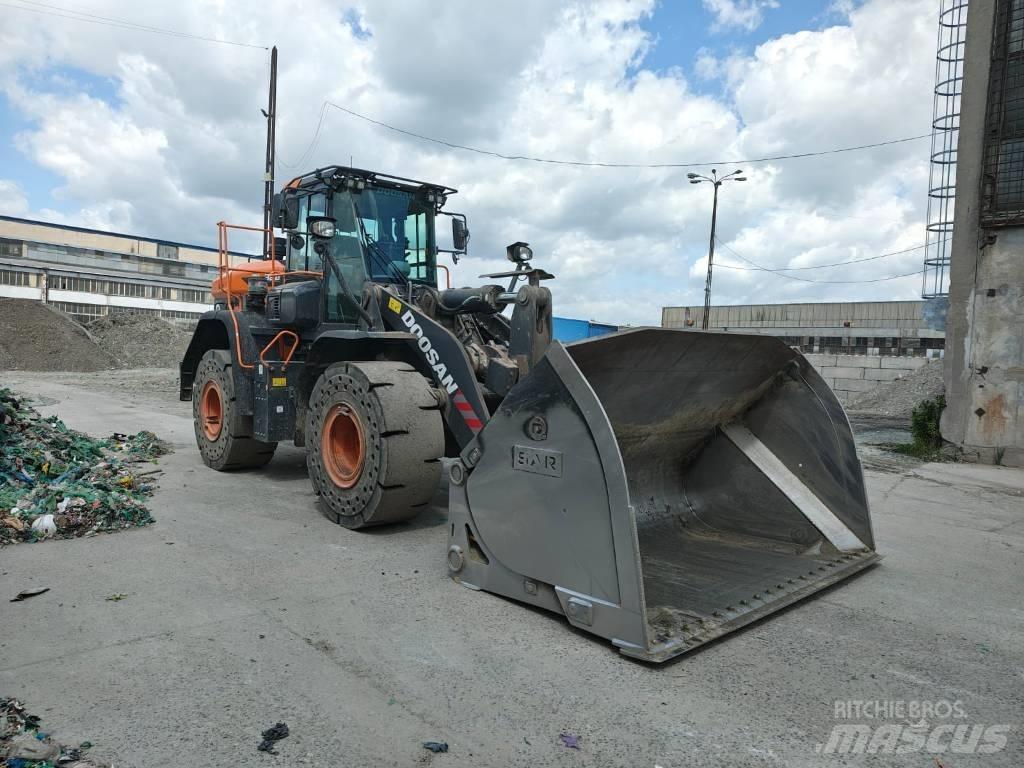 Doosan DL 320-7 Rataslaadurid