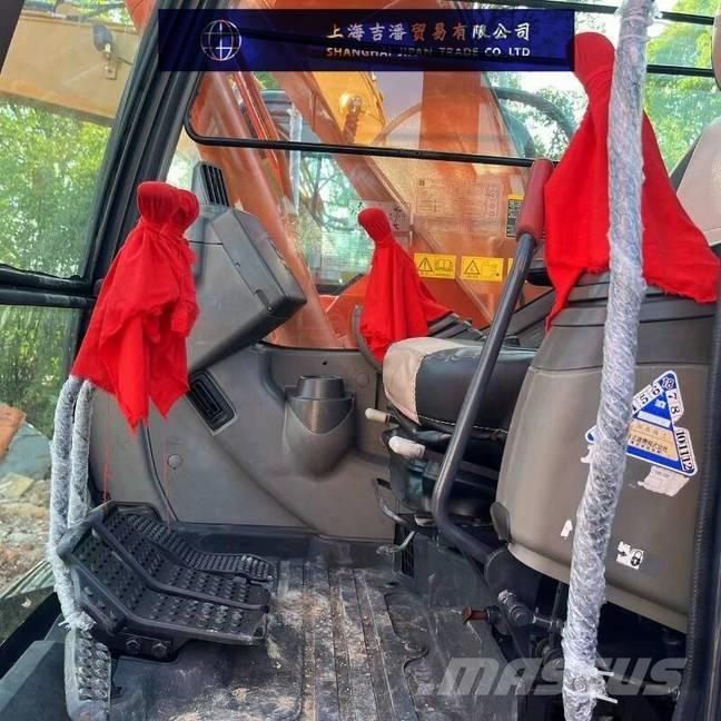 Hitachi ZX 135 Roomikekskavaatorid