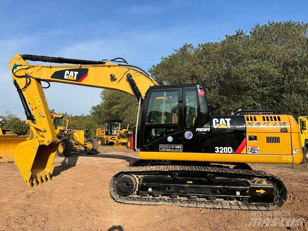 CAT 320 D Roomikekskavaatorid
