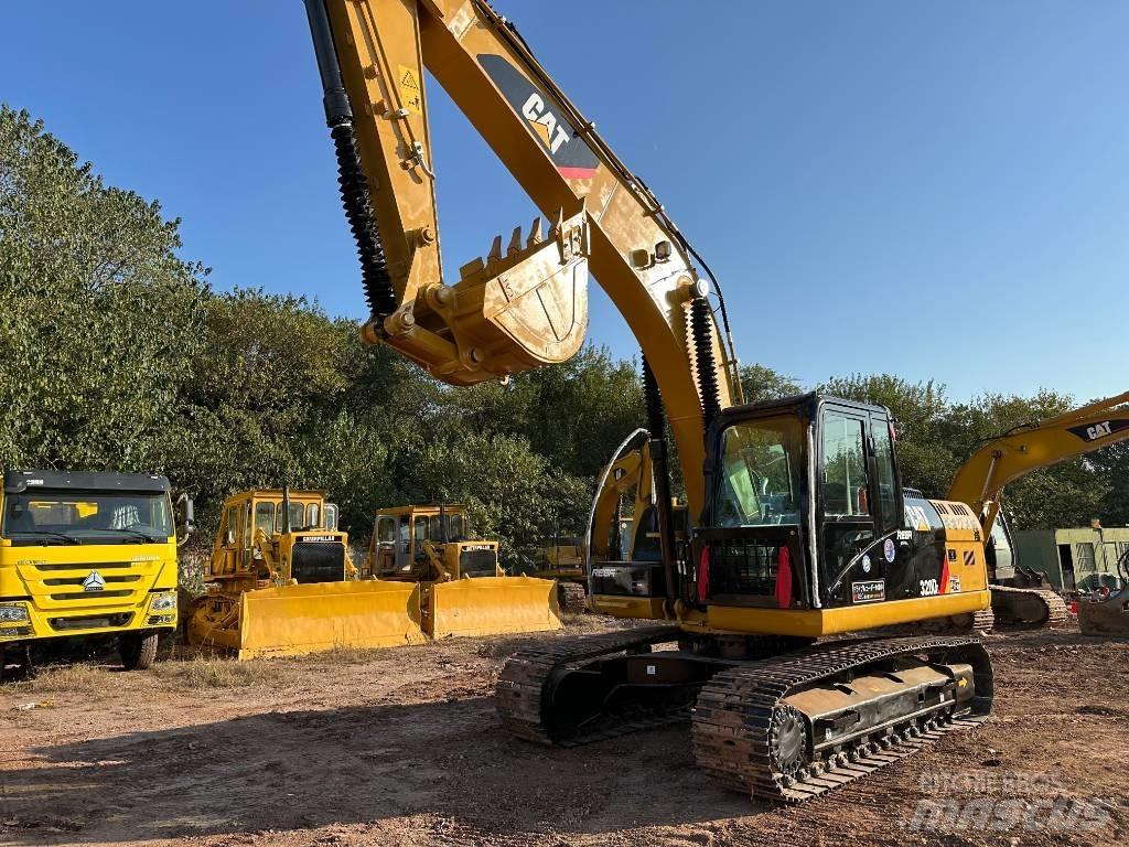 CAT 320 D Roomikekskavaatorid