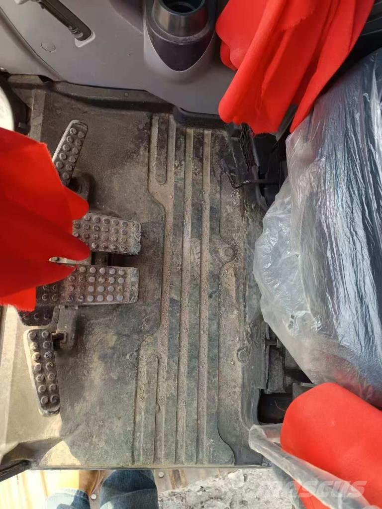 Hitachi ZX 70 Väikeekskavaatorid 7t-12t