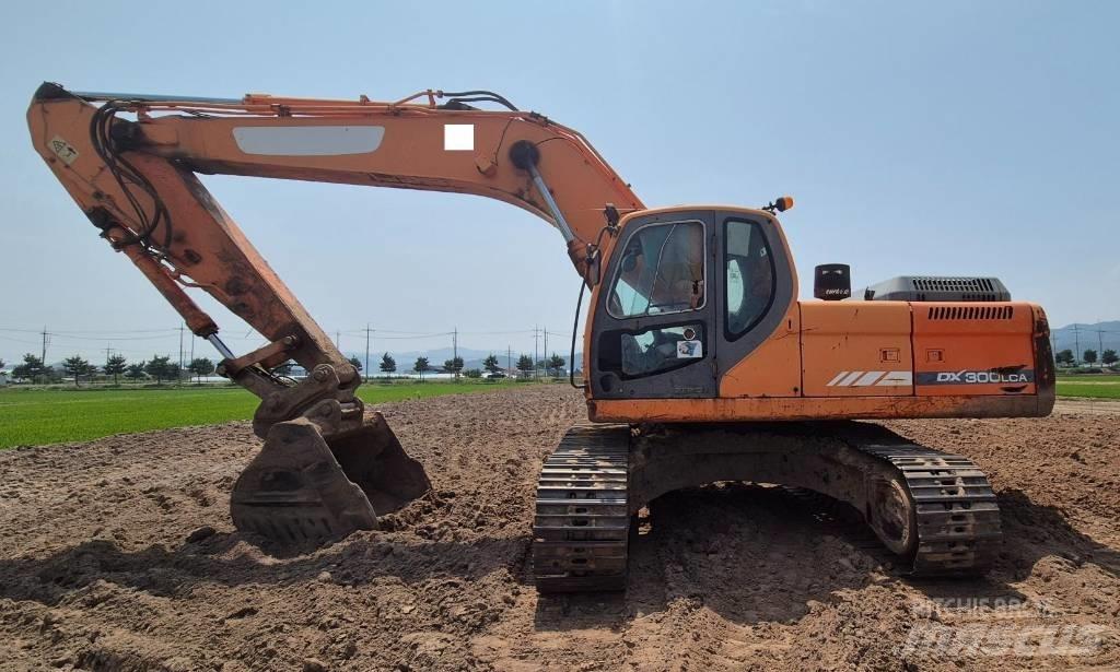 Doosan DX 300 LCA Roomikekskavaatorid