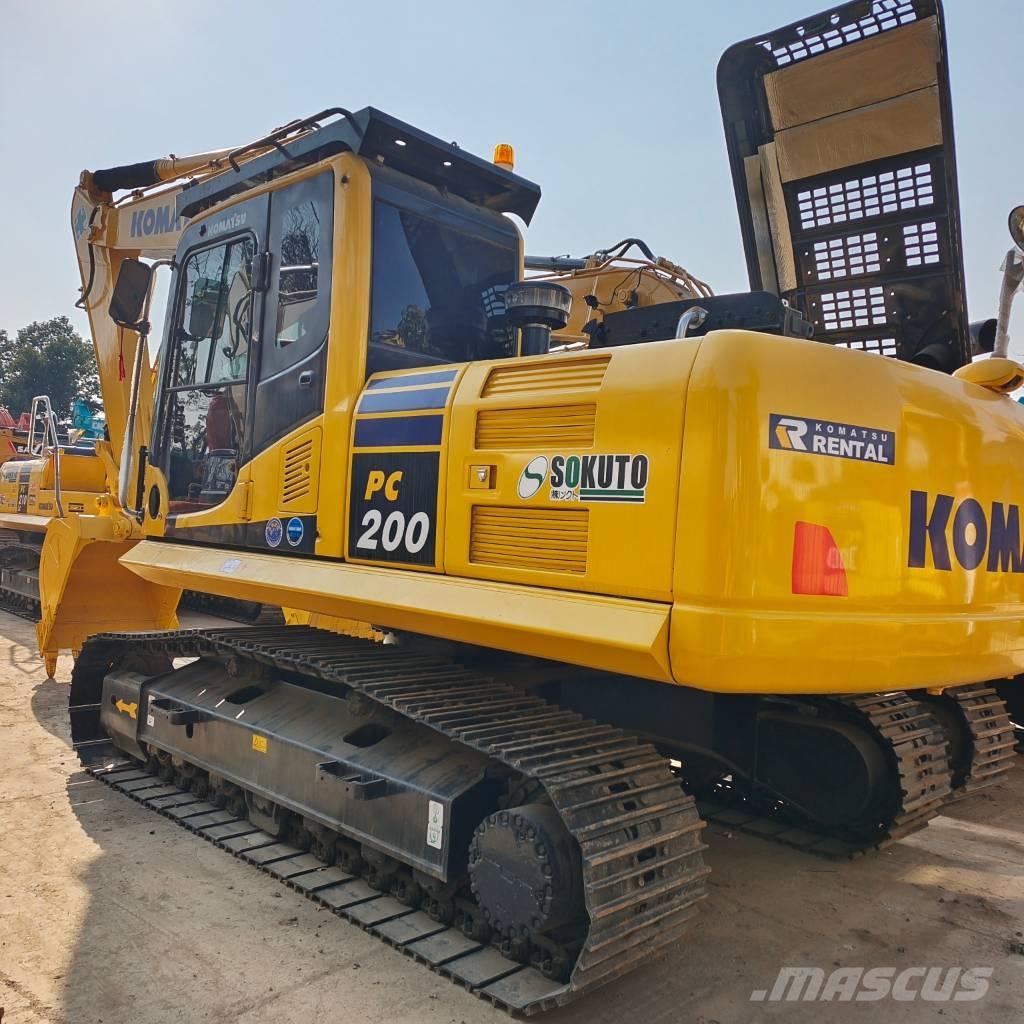 Komatsu PC 200-6 Roomikekskavaatorid