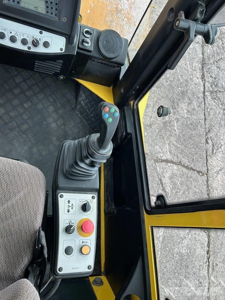 Bomag BW216DH Ühe trumliga rullid