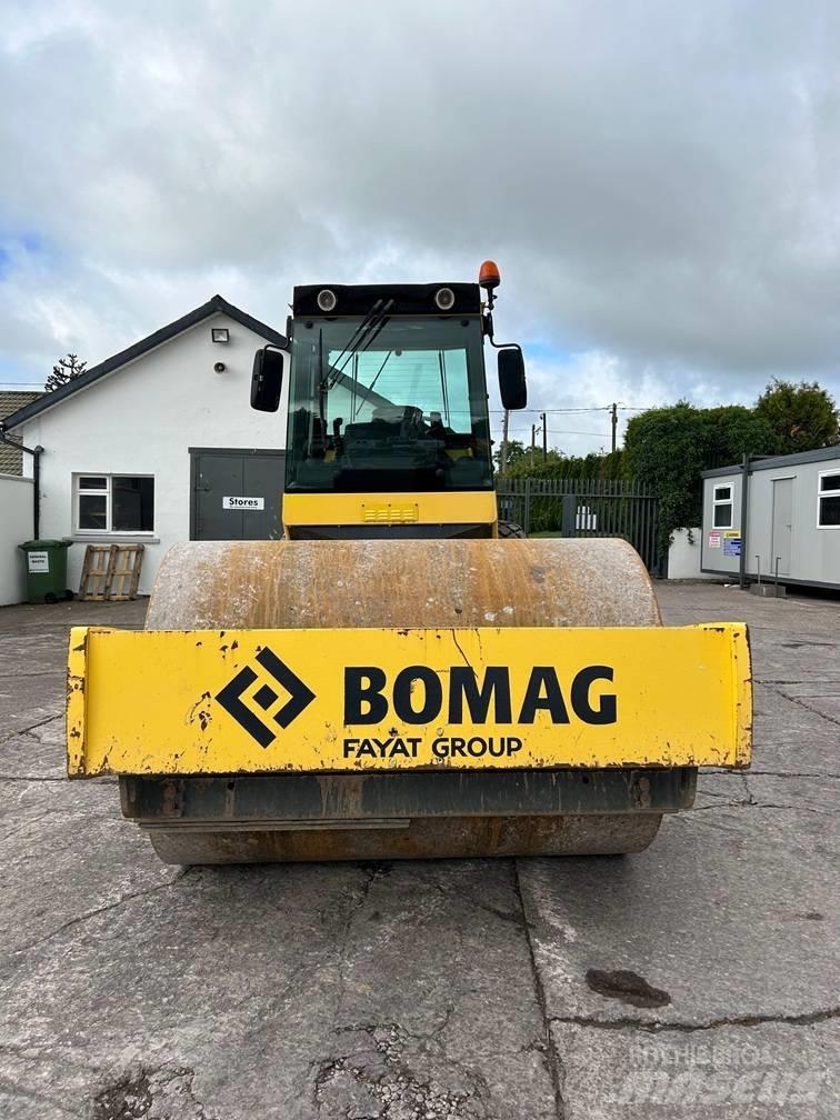 Bomag BW216DH Ühe trumliga rullid