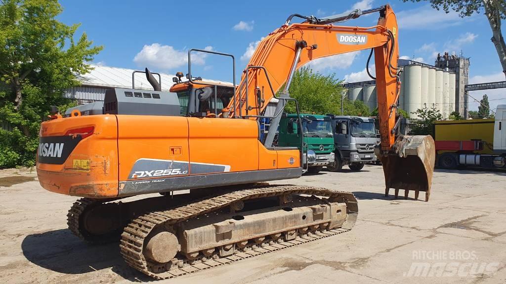 Doosan DX 255 LC-5 Roomikekskavaatorid