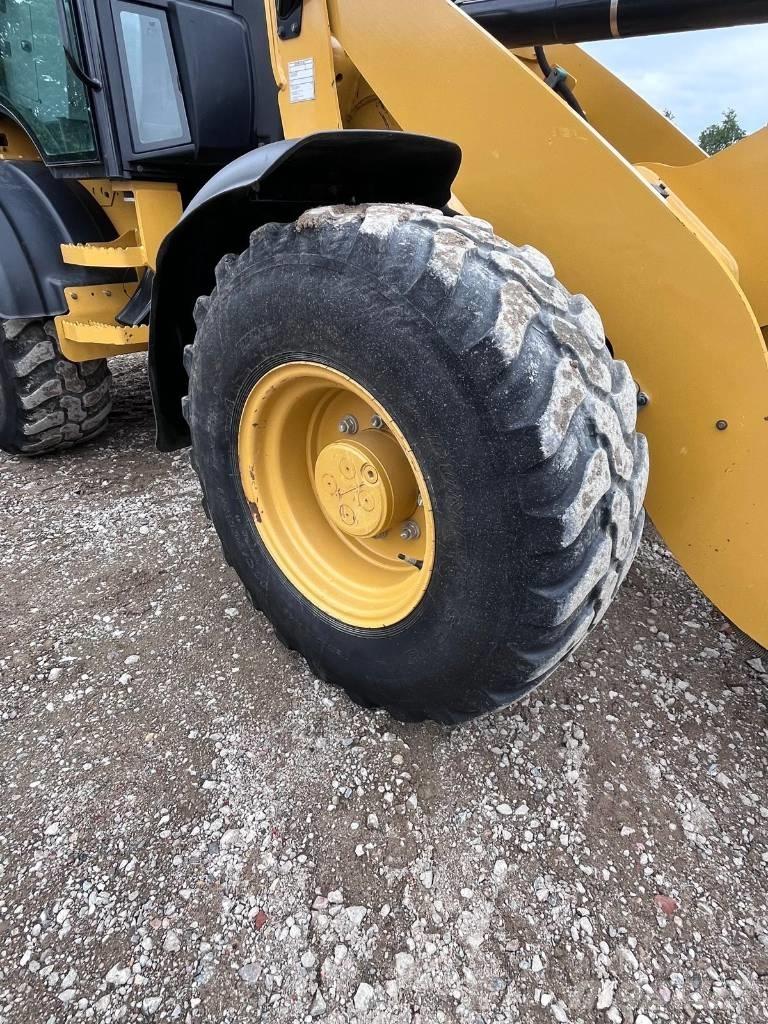 CAT 908M Rataslaadurid