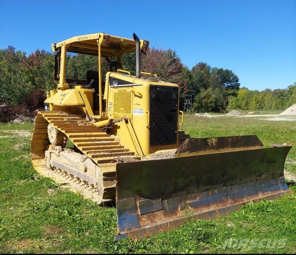 CAT D 6 N Buldooserid