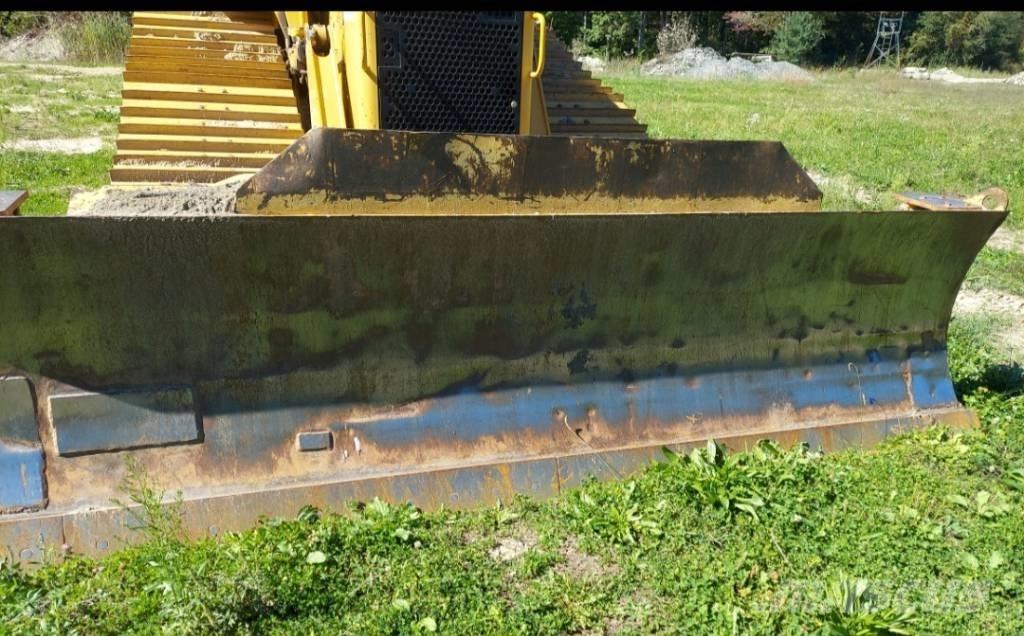 CAT D 6 N Buldooserid