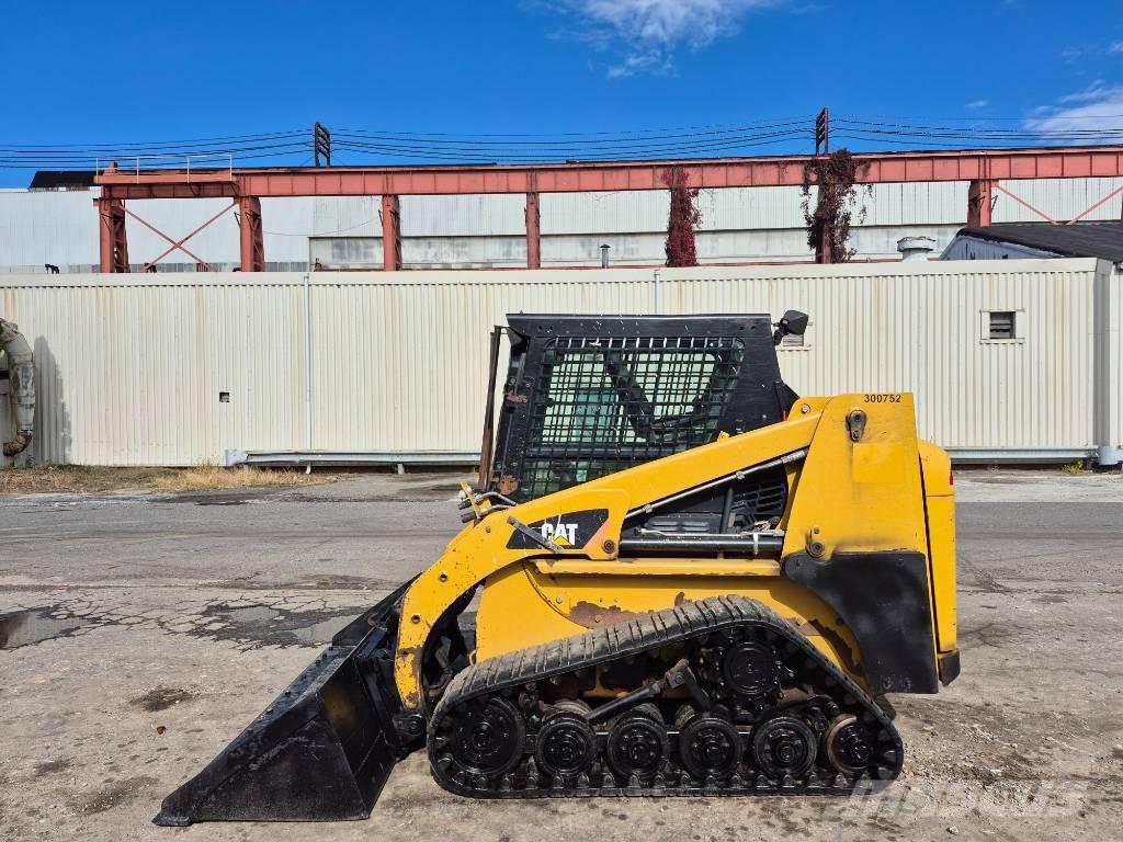 CAT 247 B 3 Kompaktlaadurid