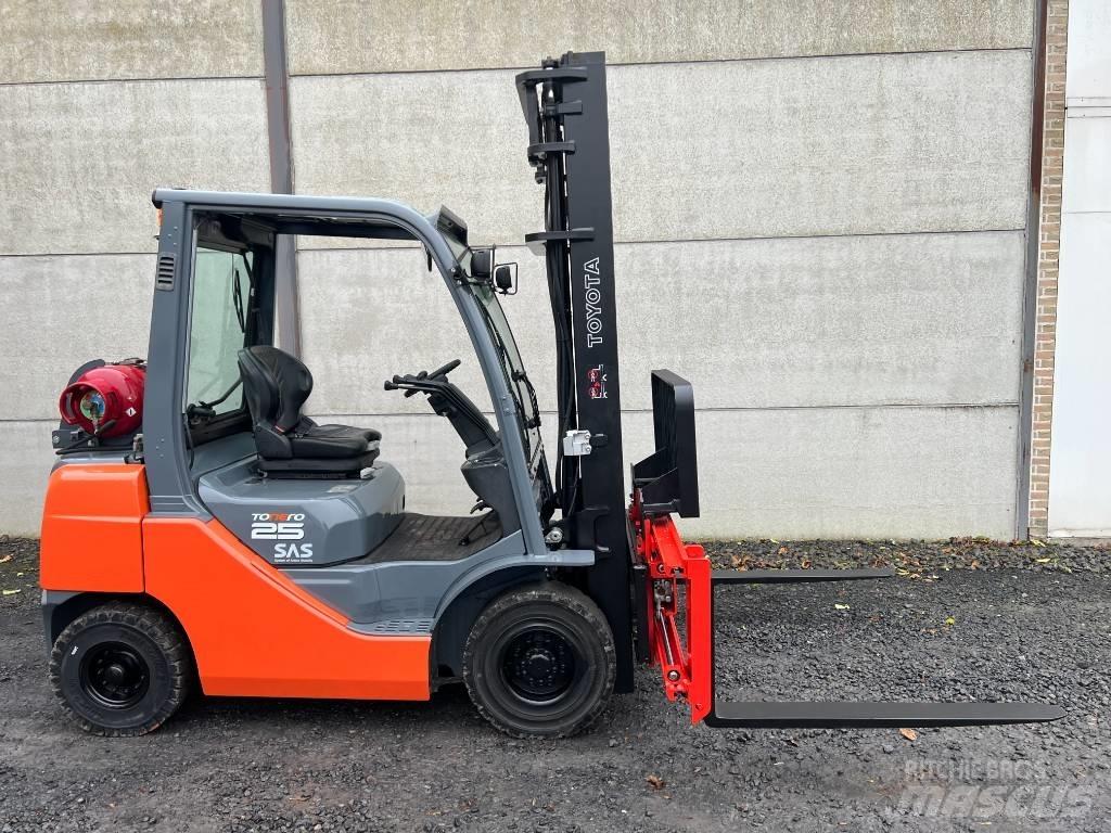Toyota 02-8 FGF 25 Gaasitõstukid