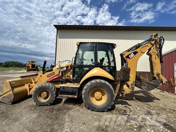 CAT 420F Ekskavaatorlaadurid