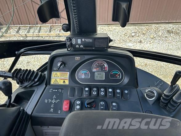 CAT 420F Ekskavaatorlaadurid