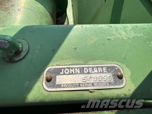 John Deere 220 Kombainide heedrid