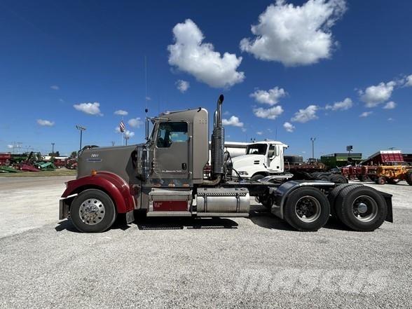 Kenworth W900 Sadulveokid