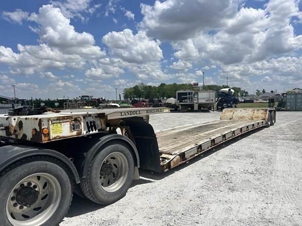 Landoll 825B Raskeveo poolhaagised