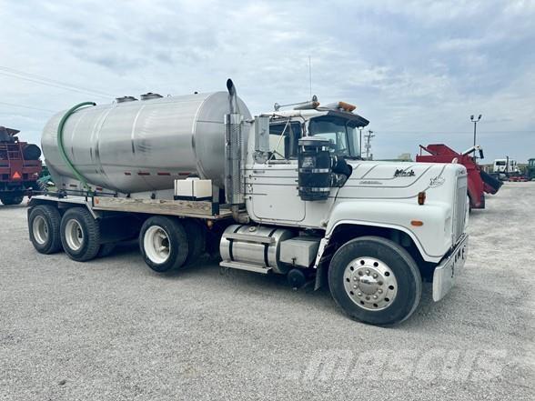 Mack RS600L Muu