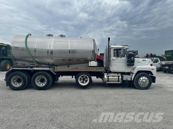 Mack RS600L Muu