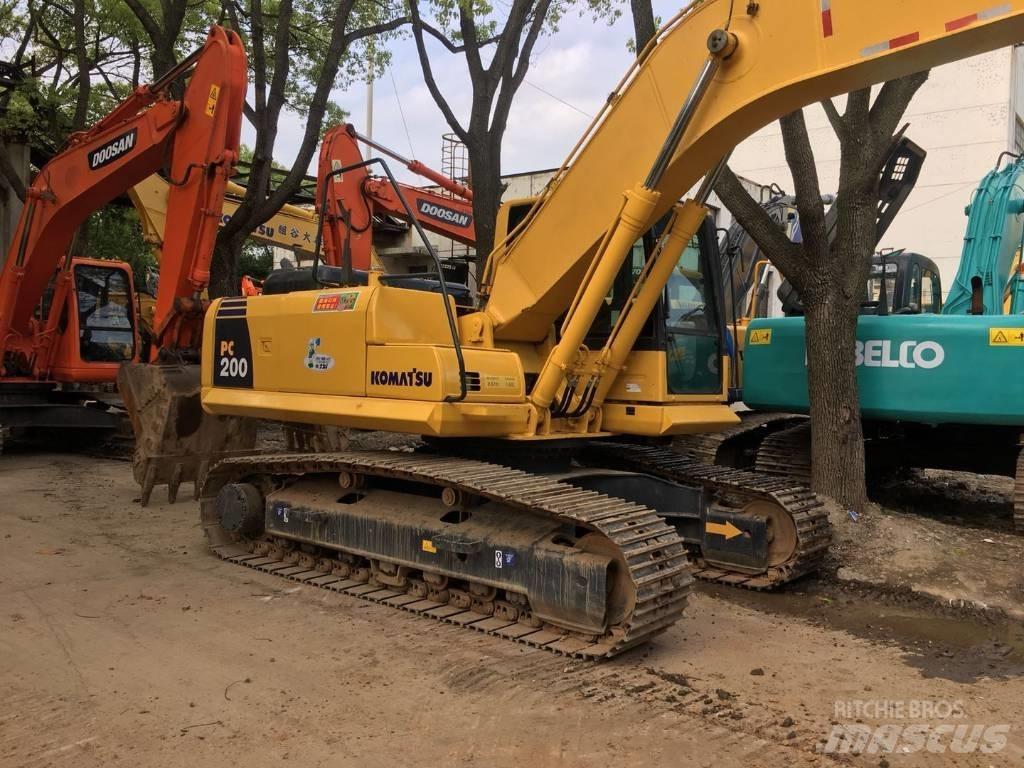 Komatsu pc200-8 Roomikekskavaatorid