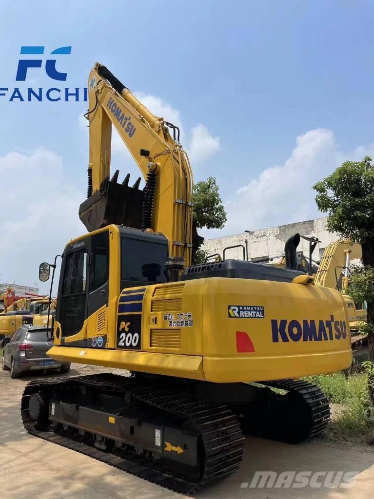Komatsu PC 200 Roomikekskavaatorid
