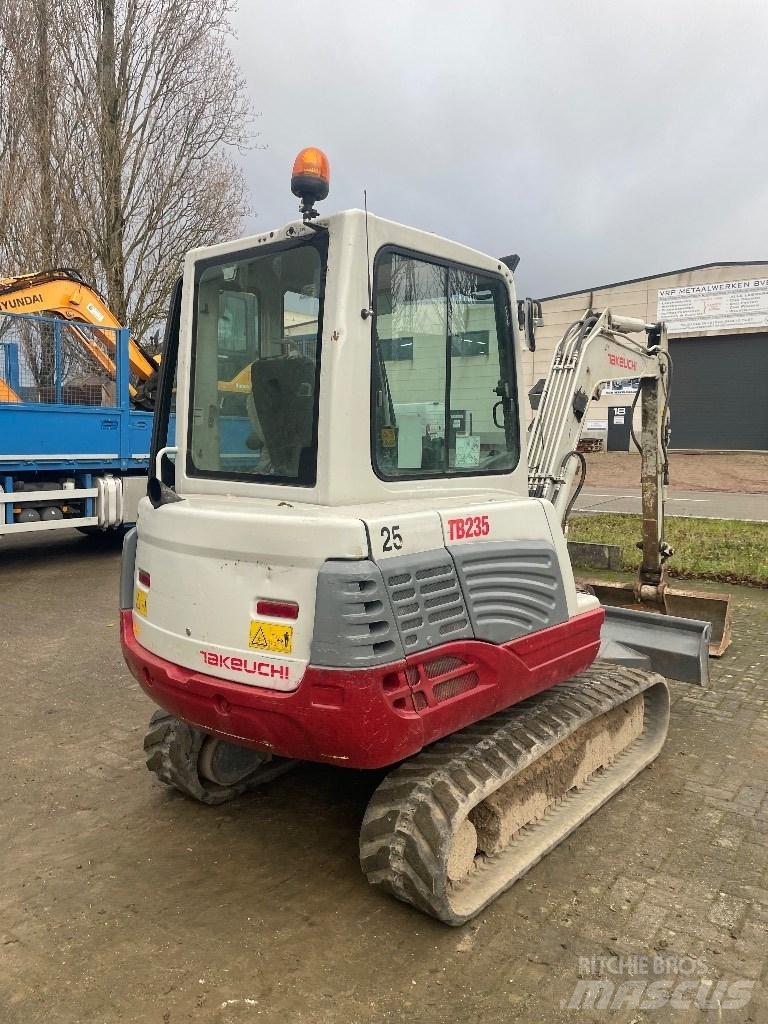 Takeuchi TB 235 Miniekskavaatorid < 7 t