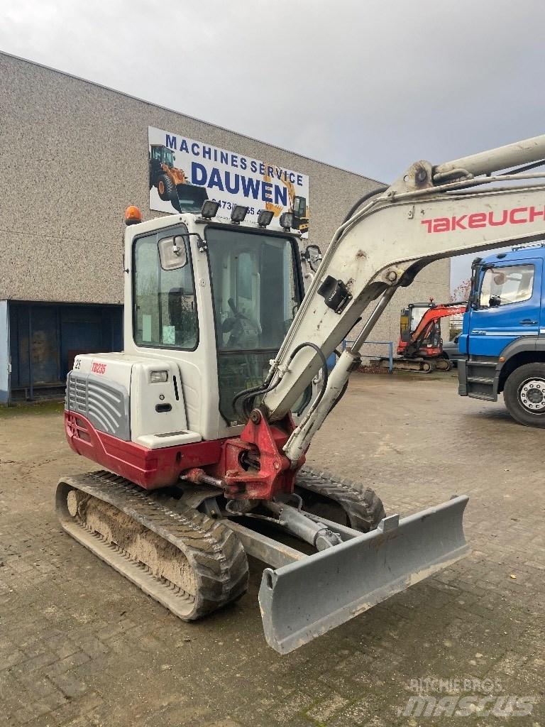 Takeuchi TB 235 Miniekskavaatorid < 7 t