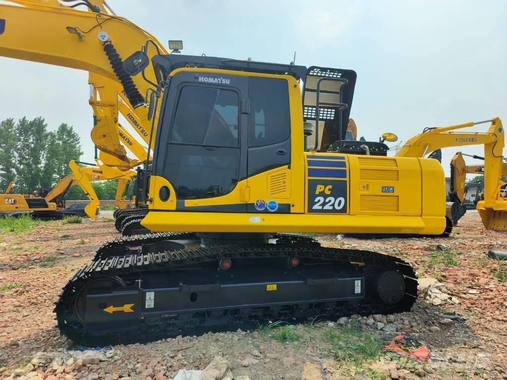Komatsu PC 220-8 Roomikekskavaatorid