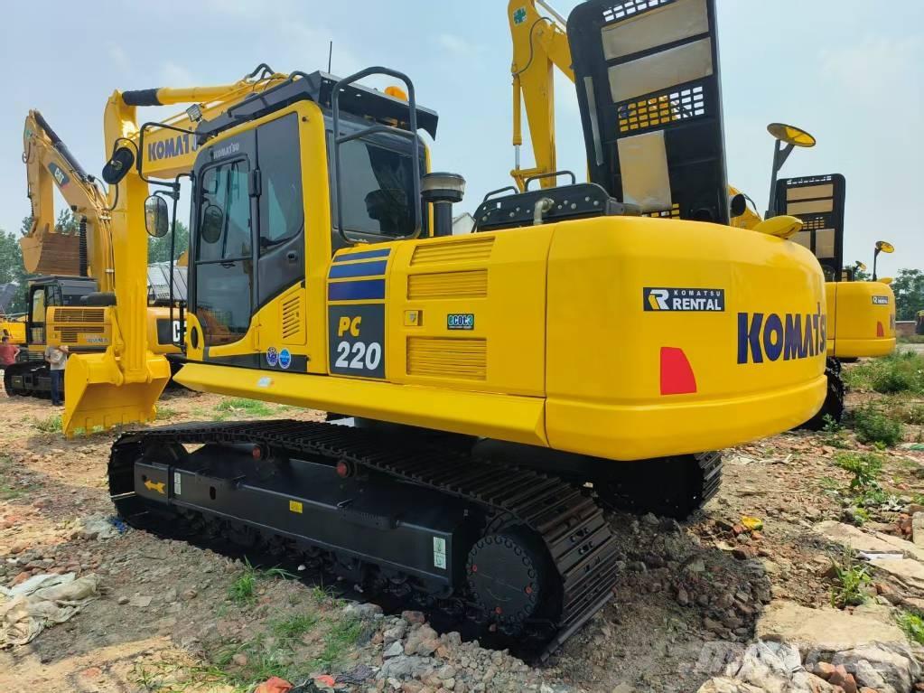 Komatsu PC 220-8 Roomikekskavaatorid