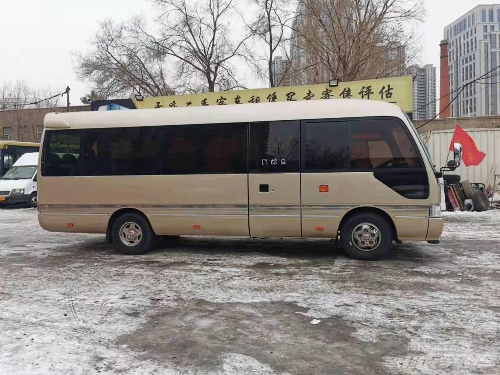 Toyota Coaster Bus Väikebussid
