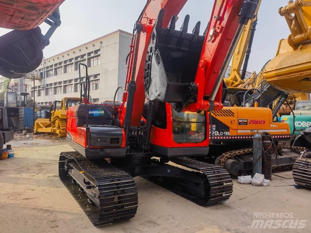 Doosan DX 140 LC Roomikekskavaatorid